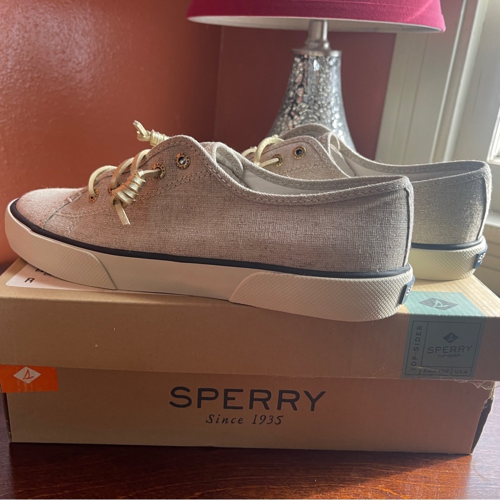 Sperry shoes new without tag , come with box same as photos